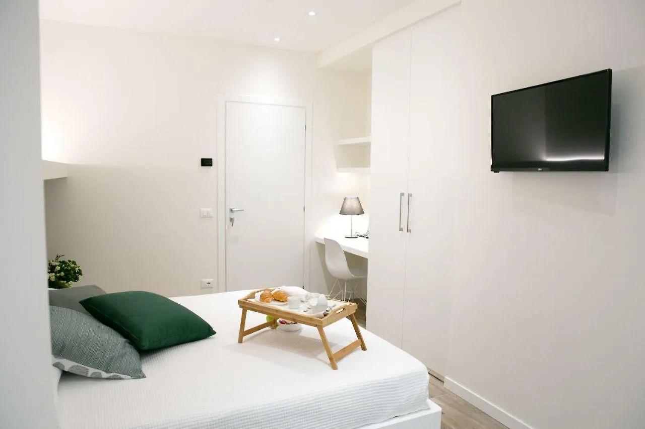 Ml Rooms Lovere Italy