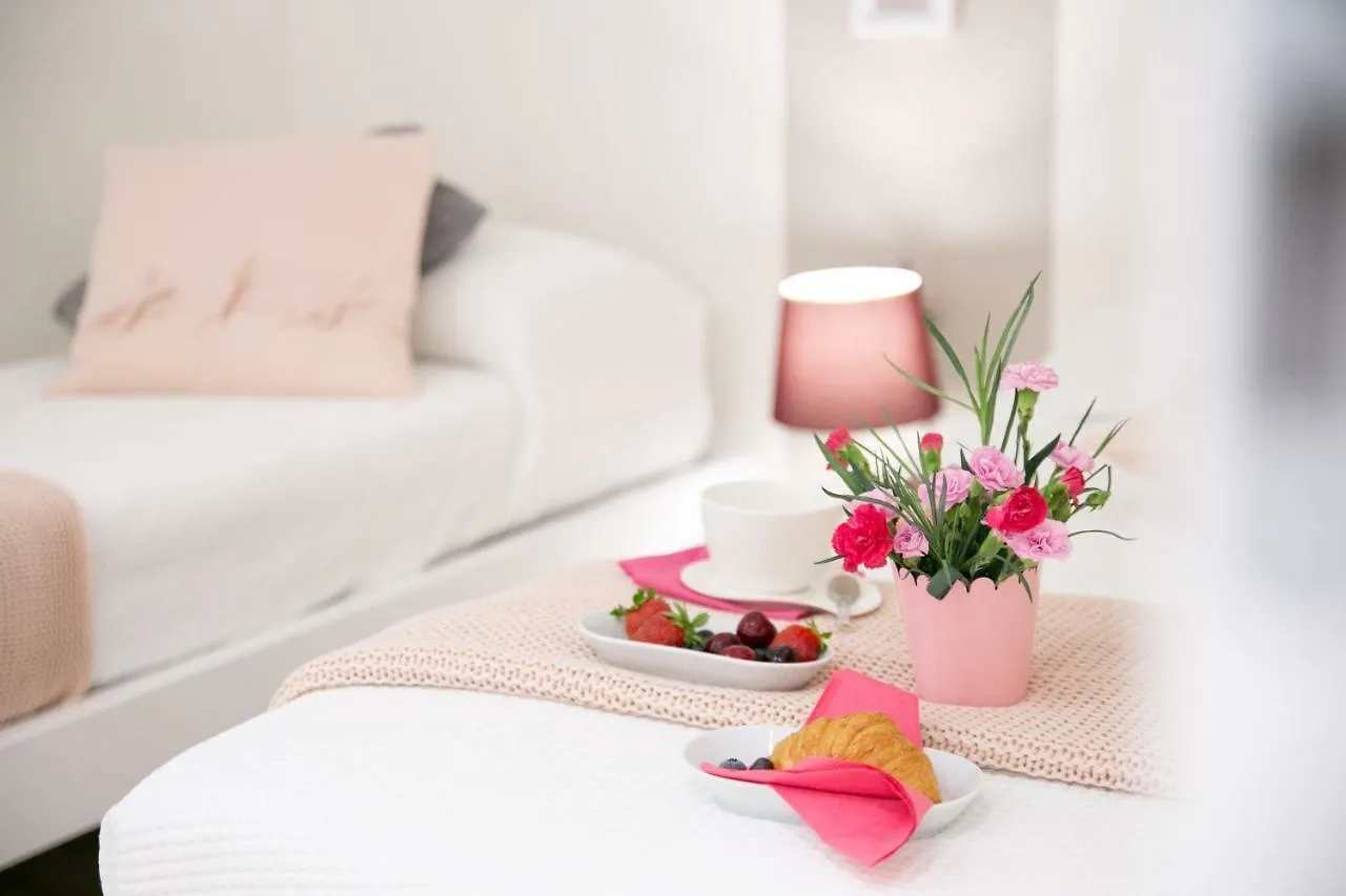 Ml Rooms Lovere Guest house